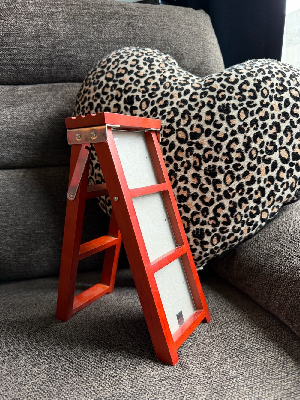 Mini Ladder Picture Frame – Decorative Photo Display - Picture 1 of 10